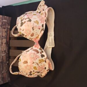 Victorias secret floral with gemstone details NWT push up bras 32B